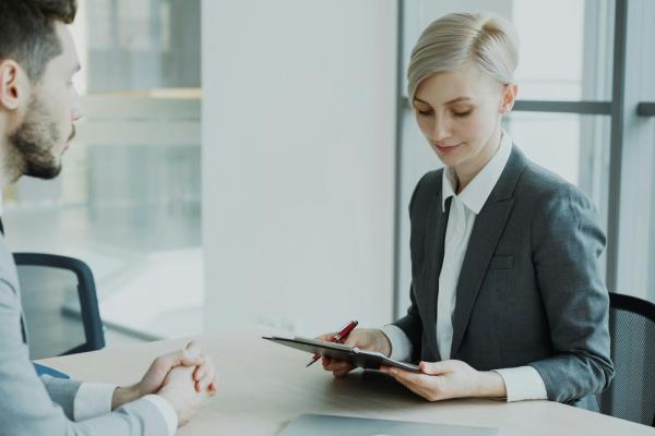 面接のストレスを自信に変える処方箋：鋭い質問を「加点要素」に変換するリフレーミング技術